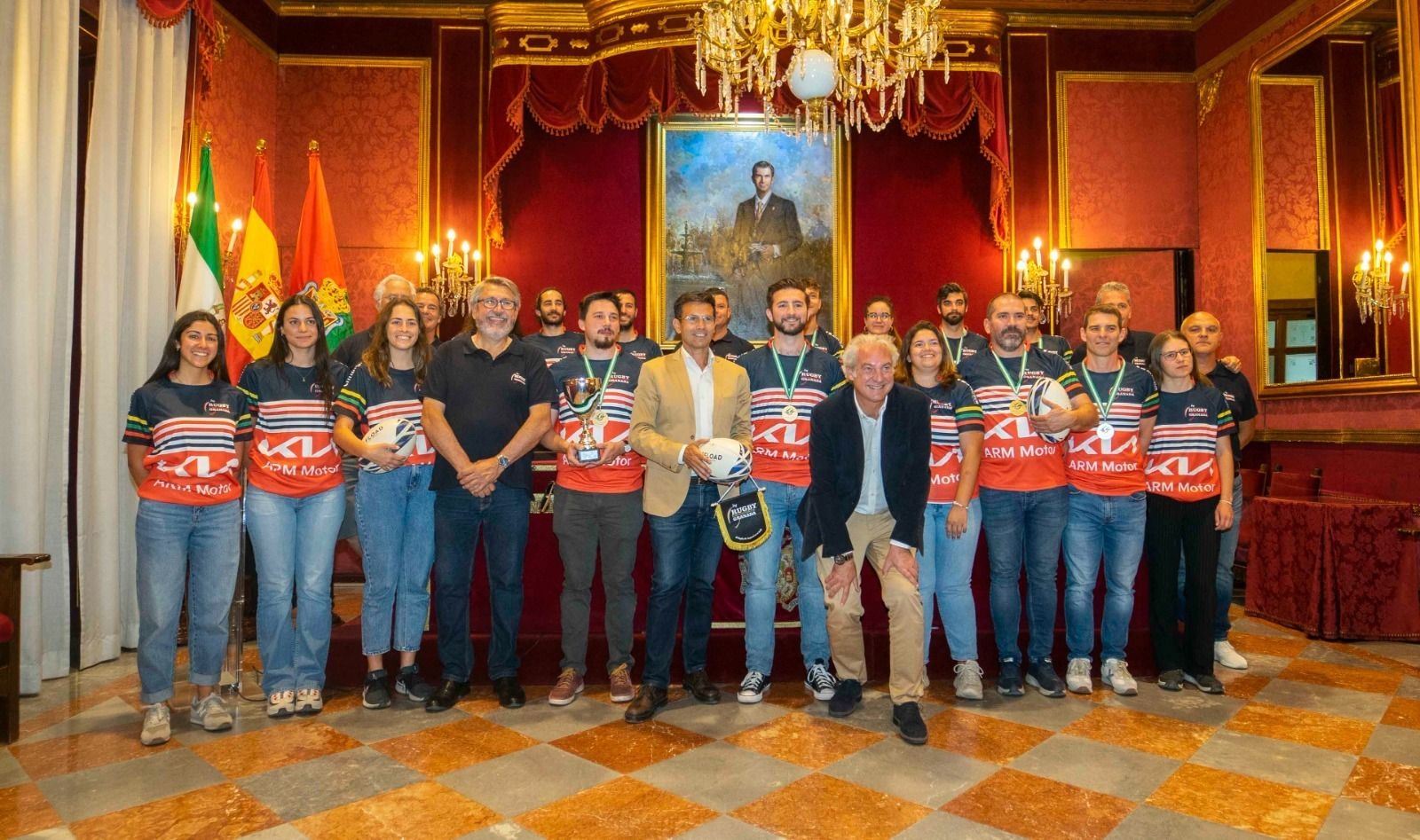 Momento de la recepción en el Ayuntamiento de Granada.