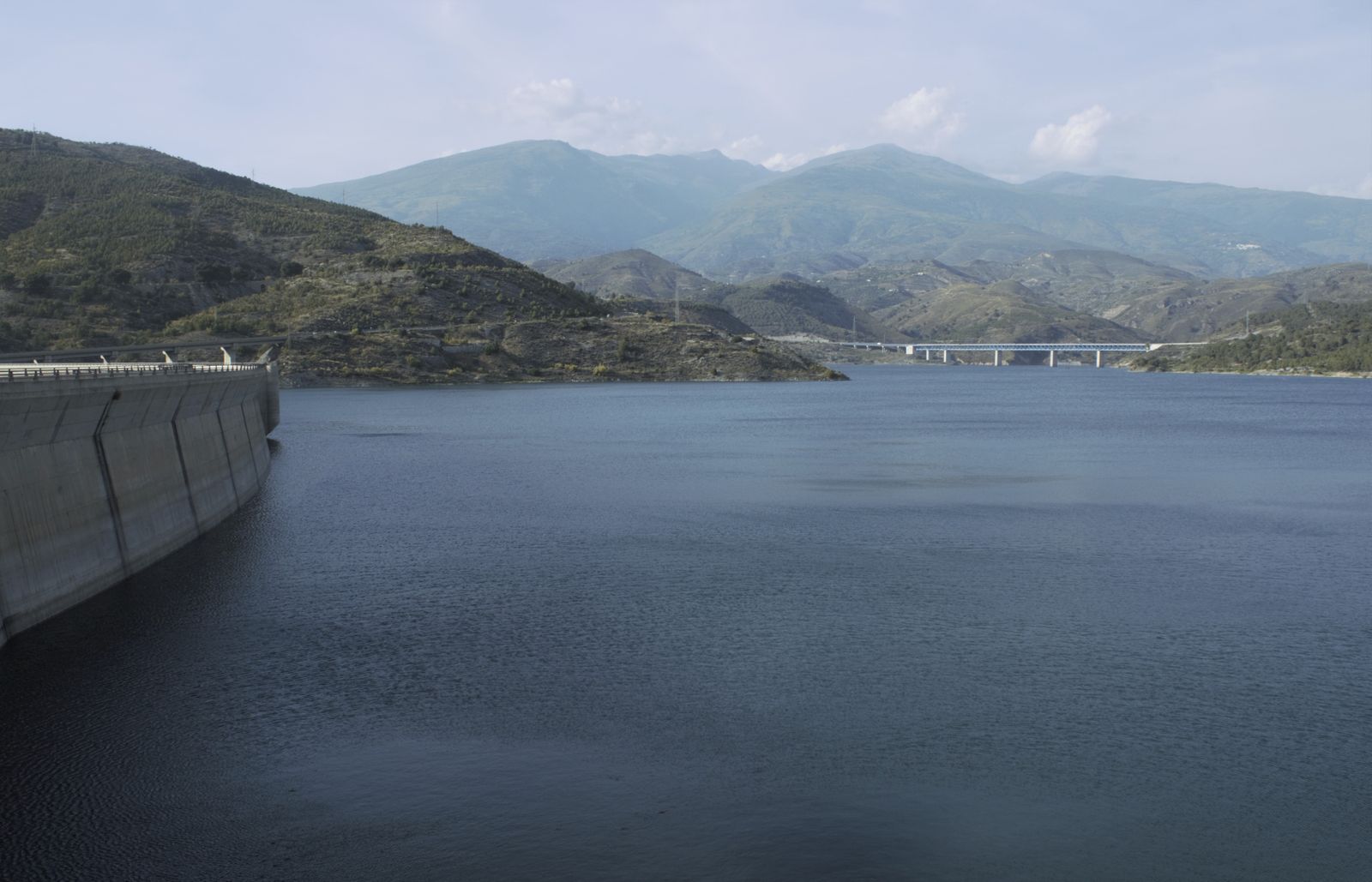 Asociaciones y sindicatos anuncian movilizaciones en defensa del litoral granadino y las canalizaciones de Rules