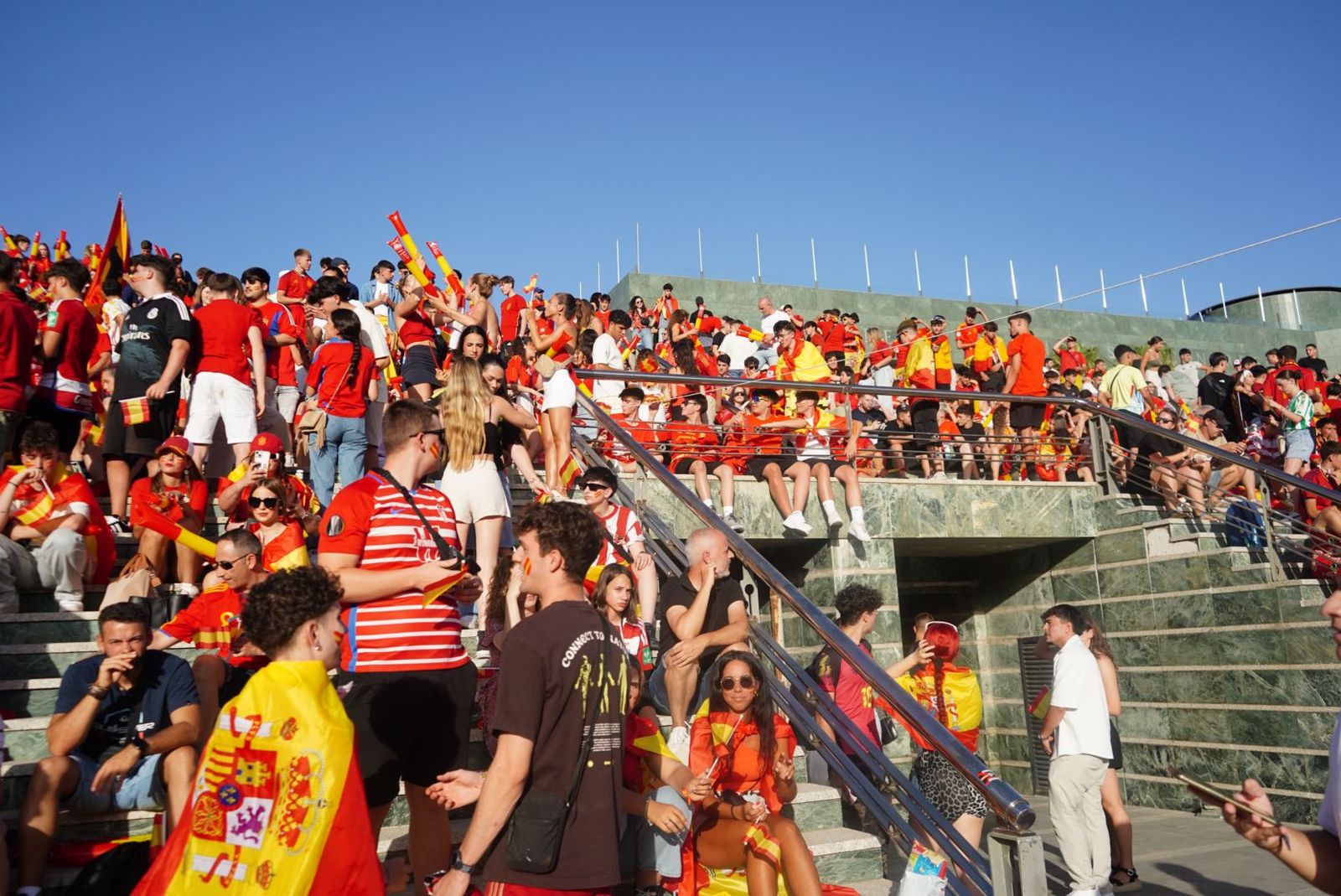 Así se vive en las calles de Granada la final de la Eurocopa