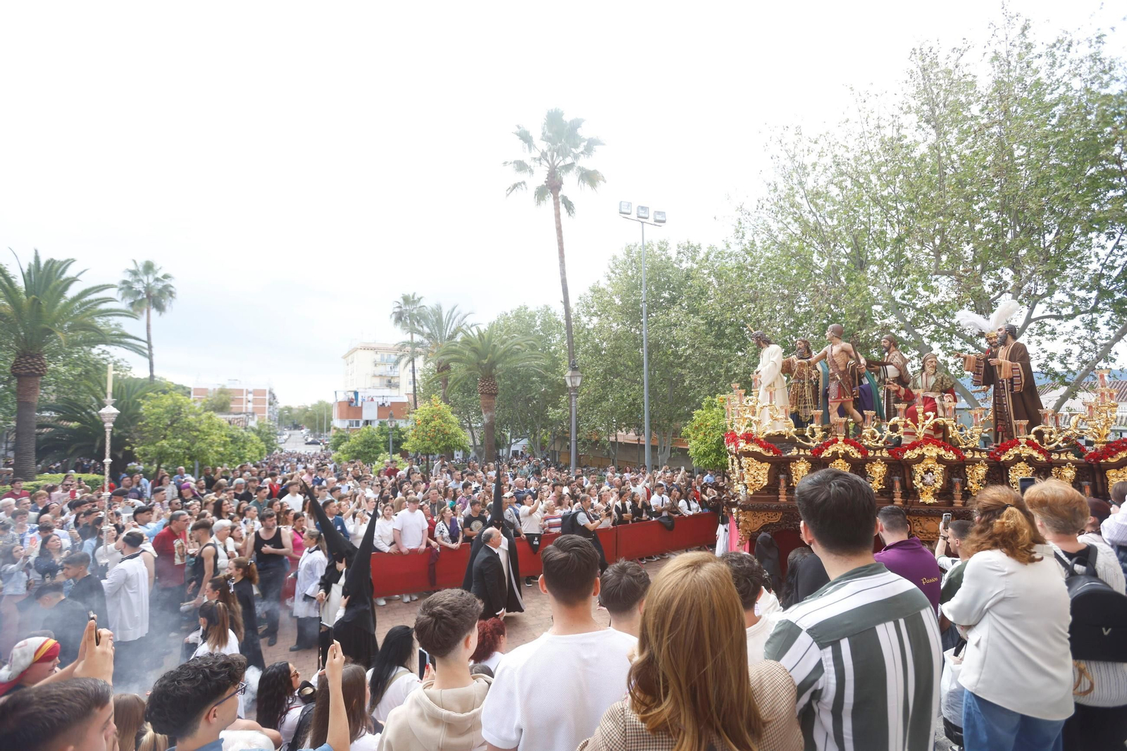 La procesión del Amor en este Domingo de Ramos de Córdoba, en imágenes