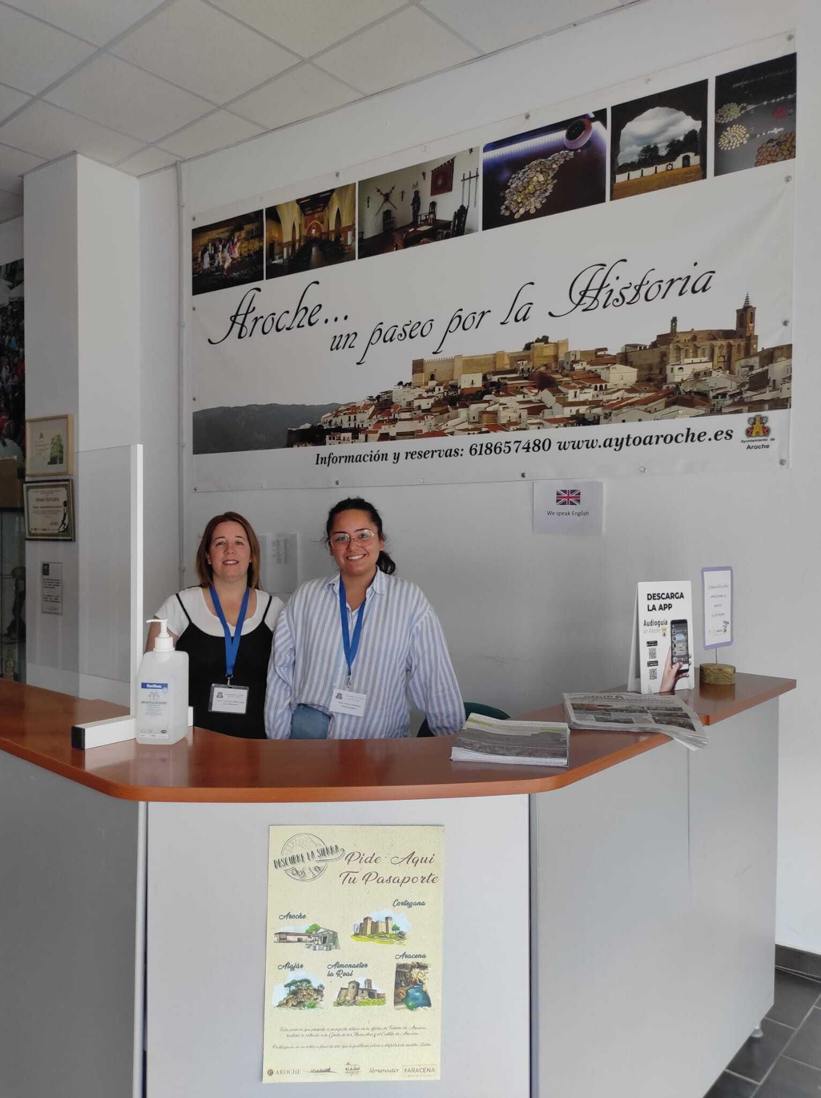 Trabajadoras de la Oficina de Turismo de Aroche