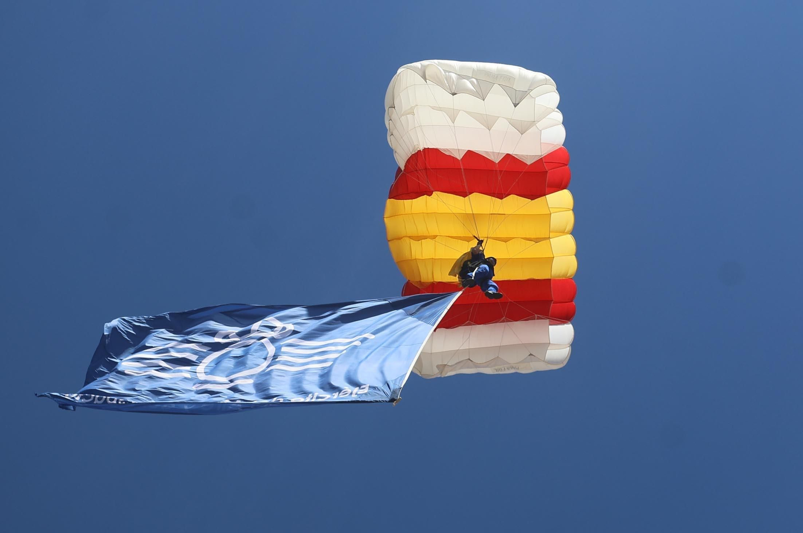 Imágenes del acto de Juramento o Promesa de Fidelidad a la Bandera Nacional en El Rocío