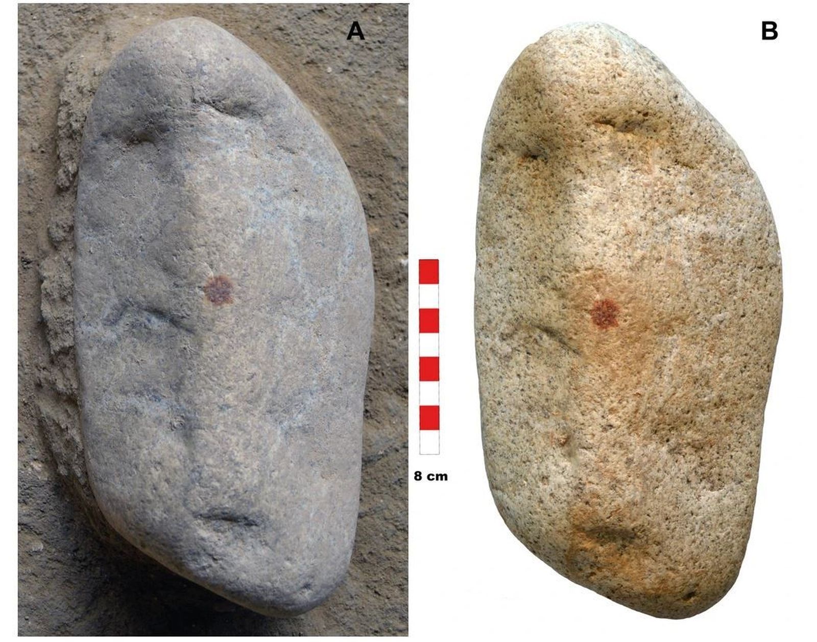 La piedra en la que ha sido descubierta la huella más antigua del mundo.