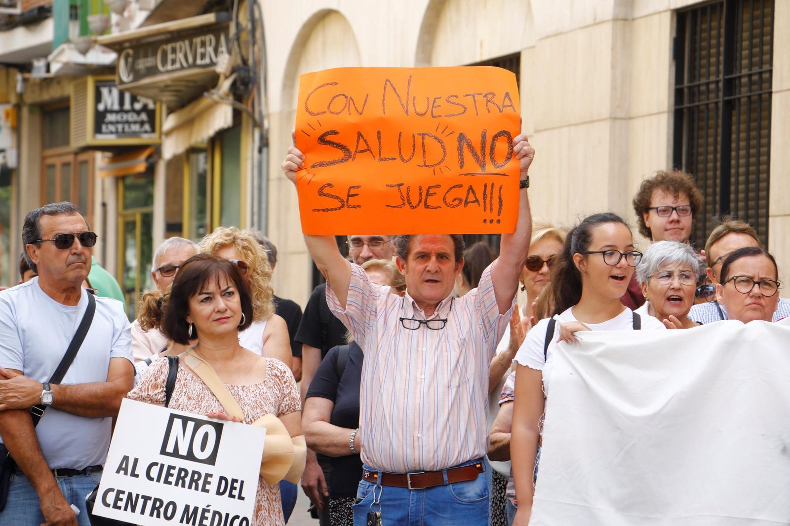 Las imágenes de la protesta de los vecinos de Villarrubia en defensa de la sanidad pública