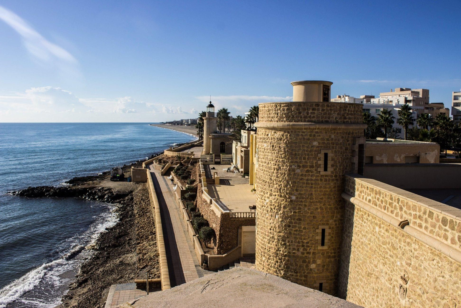 El Castillo de Santa Ana de Roquetas de Mar será el escenario del II Congreso del FMAE. El Castillo de Santa Ana de Roquetas de Mar será el escenario del II Congreso del FMAE.