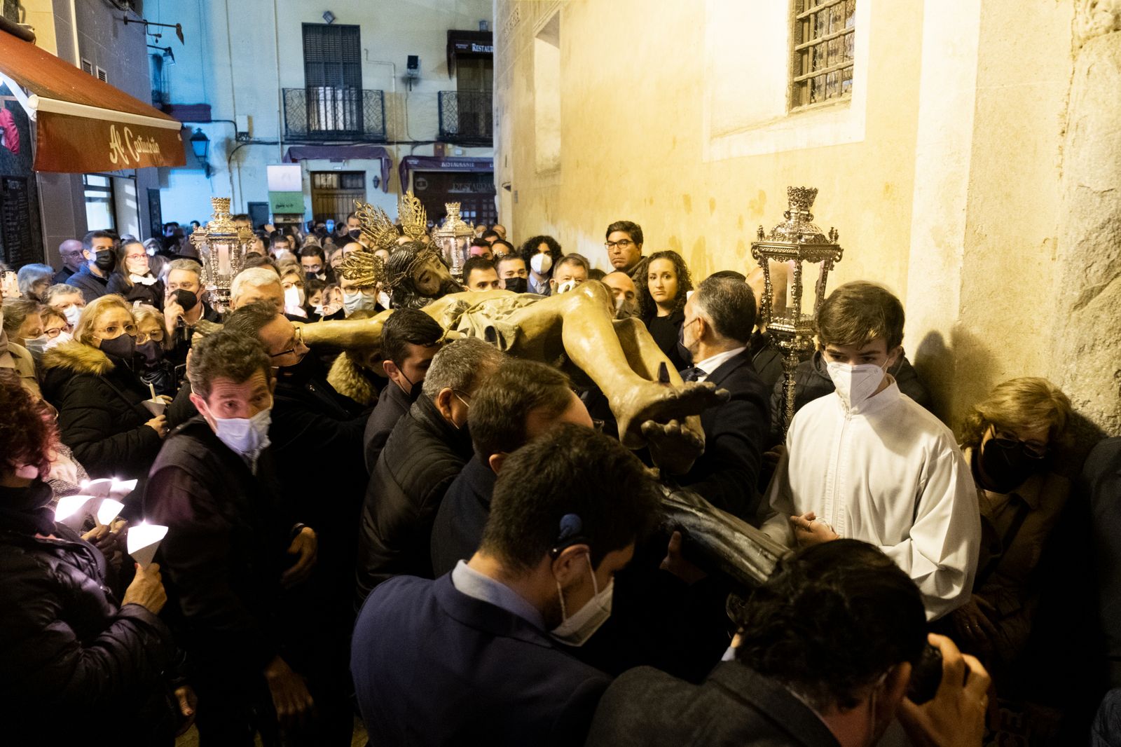 El vía crucis con el Cristo del Mandato, en imágenes