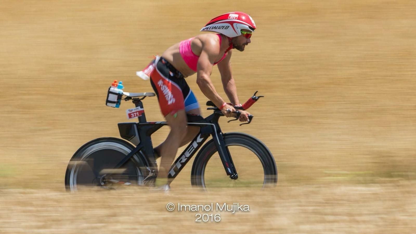 David Márquez participando en un triatlón.