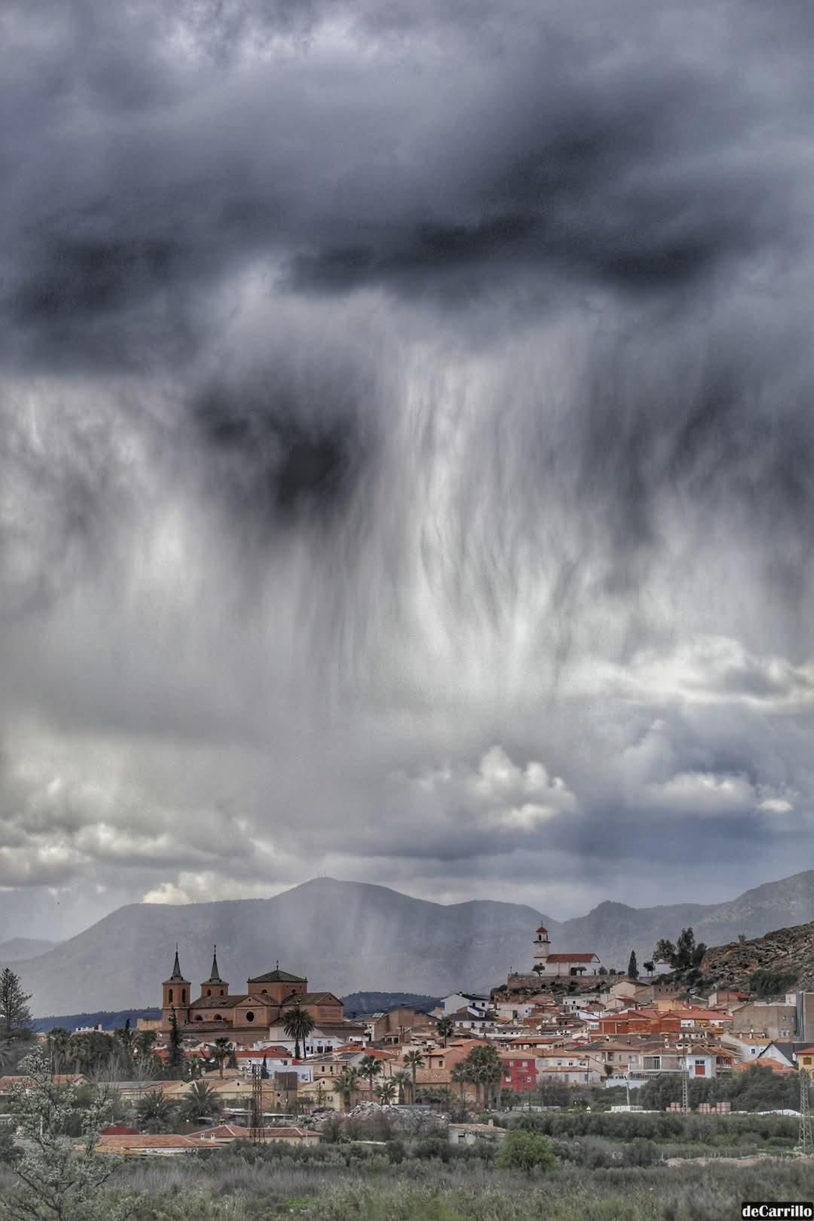 Otra de las fotos de las virgas en Cantoria este martes.