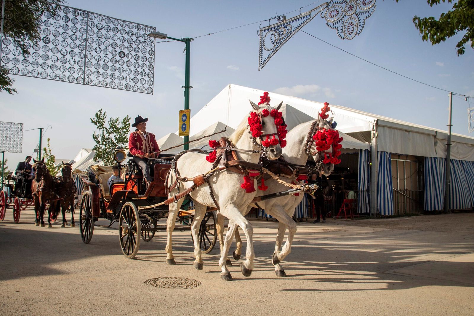 Granada vive un domingo de Corpus marcado por el buen tiempo.