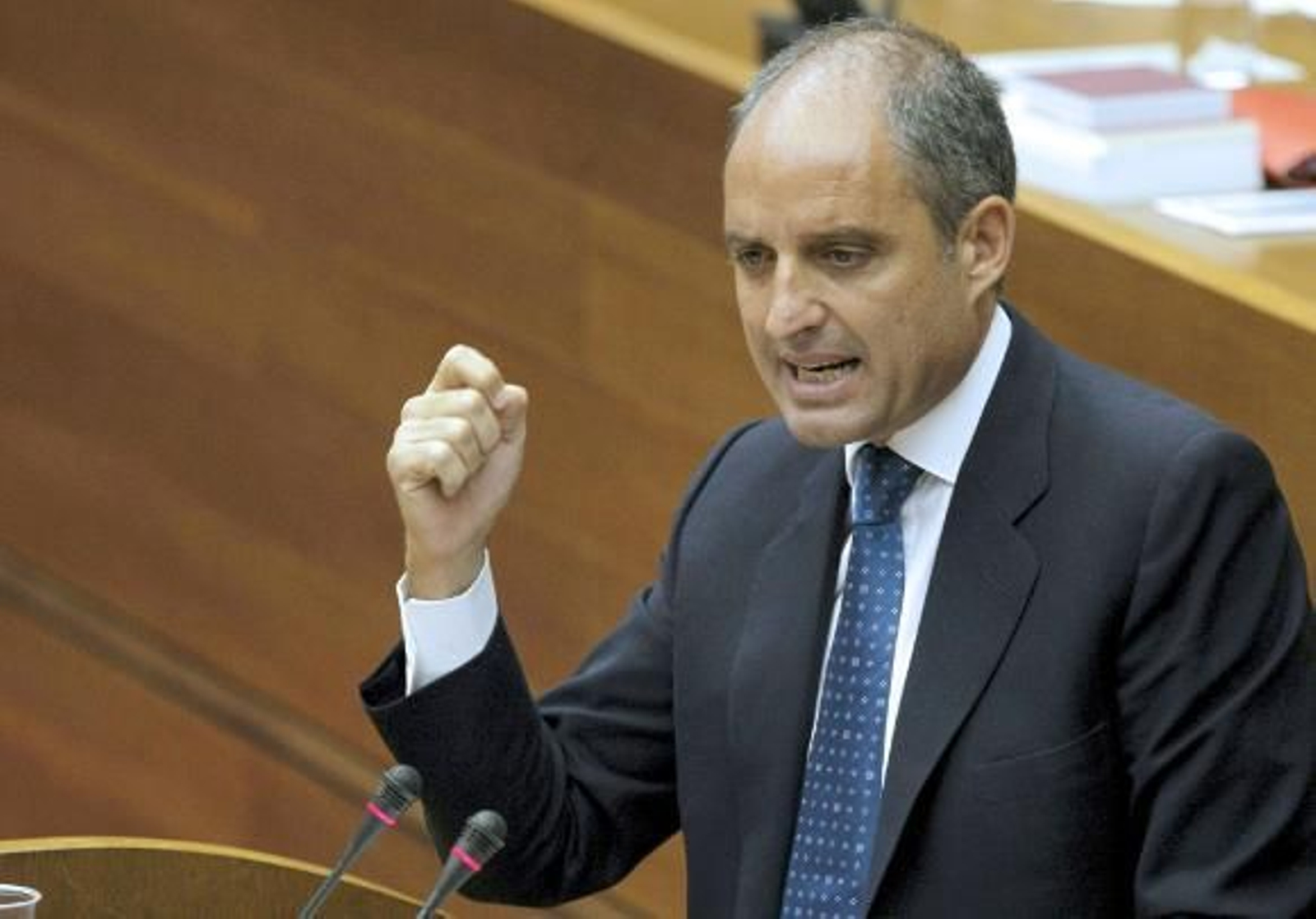 El juez del 'caso Gürtel' levanta la imputación al sastre de Camps