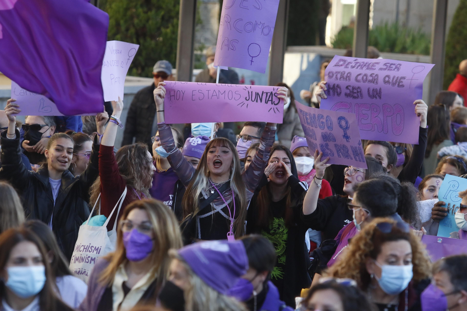La manifestación del 8M en Córdoba, en fotografías