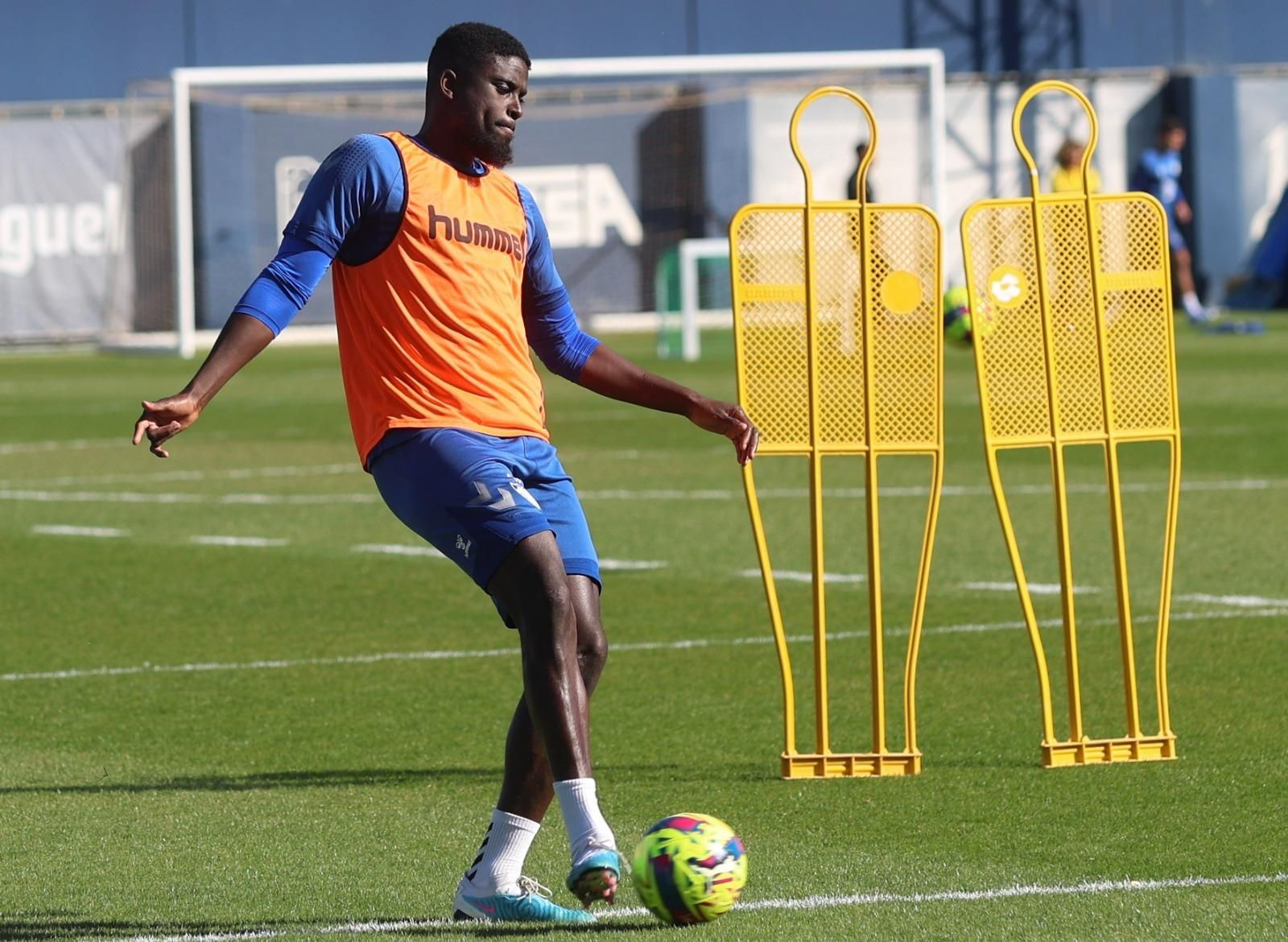 Alfred N’Diaye, durante uno de los últimos entrenamientos. Alfred N’Diaye, durante uno de los últimos entrenamientos.