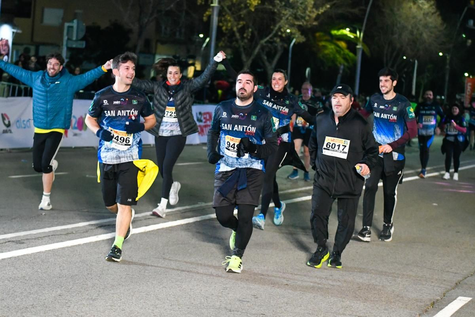 En imágenes: búscate en tu llegada a meta de la Carrera de San Antón 2025 (12)