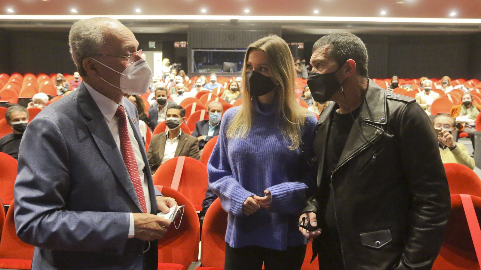 El alcalde, Francisco de la Torre, junto a Nicole Kimpel y Antonio Banderas