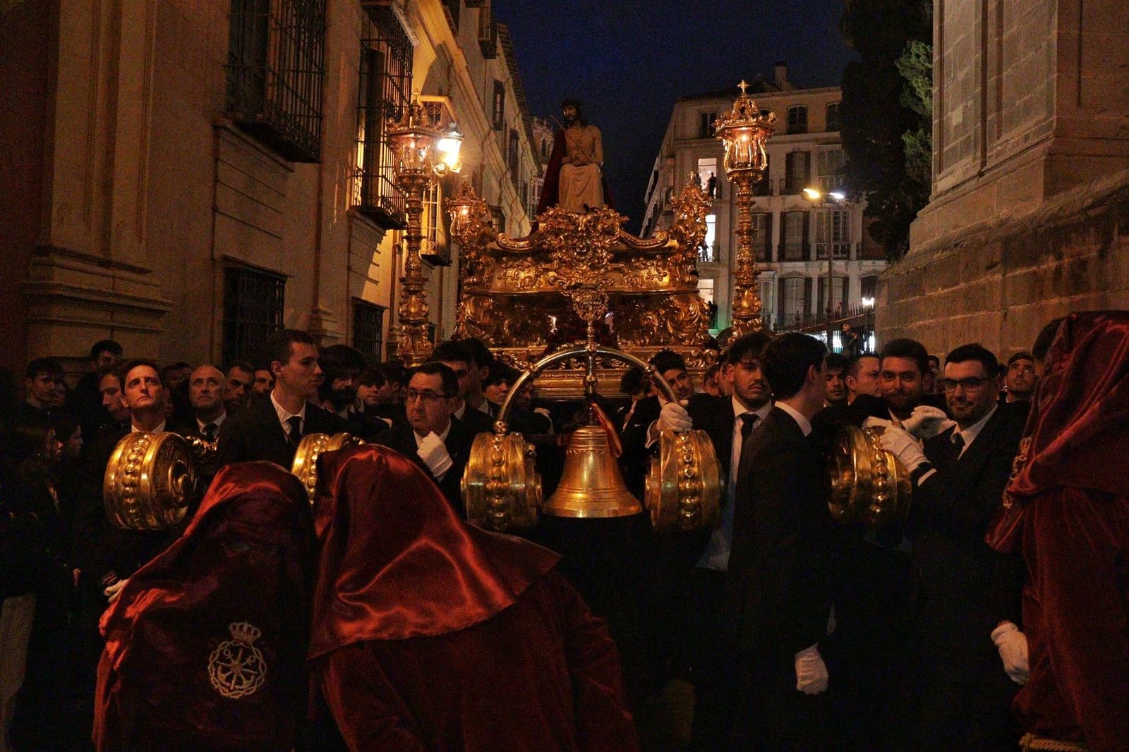 Estudiantes en el Lunes Santo en Málaga, en fotos