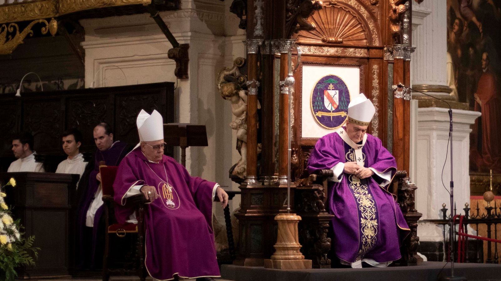 El arzobispo de Granada, José María Gil Tamayo, ha presidido la ceremonia.