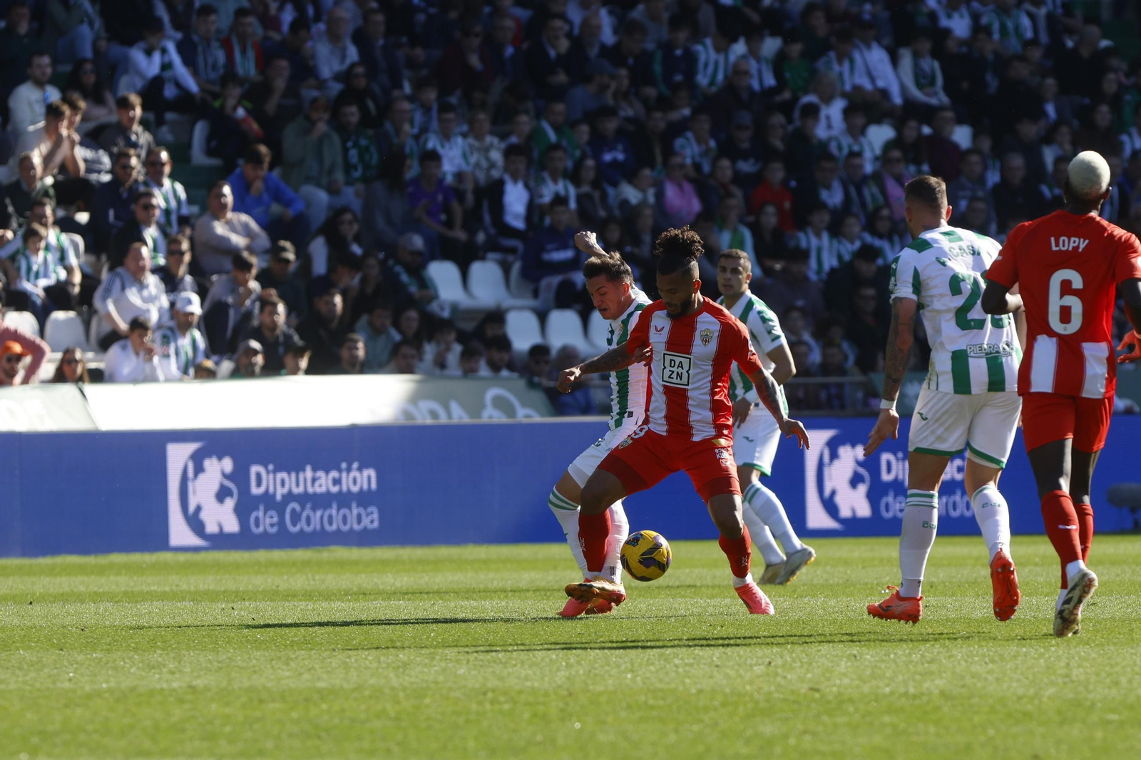 Las mejores fotos del ambiente en el Córdoba CF - Almería en El Arcángel