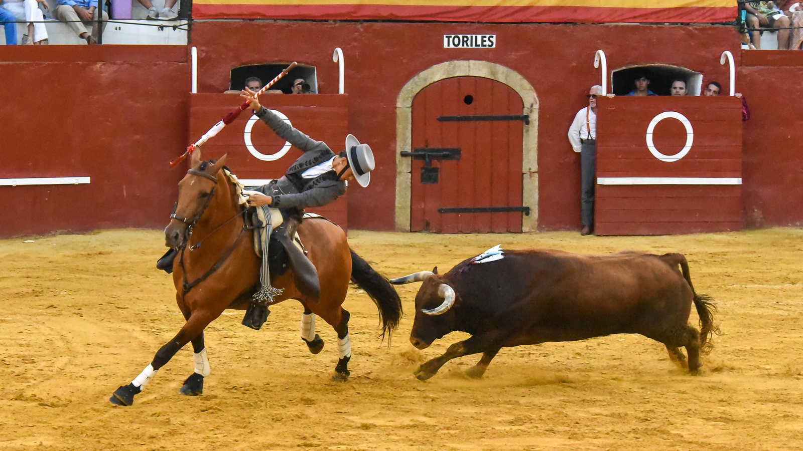 El festejo mixto de la Feria Real de San Roque, en imágenes
