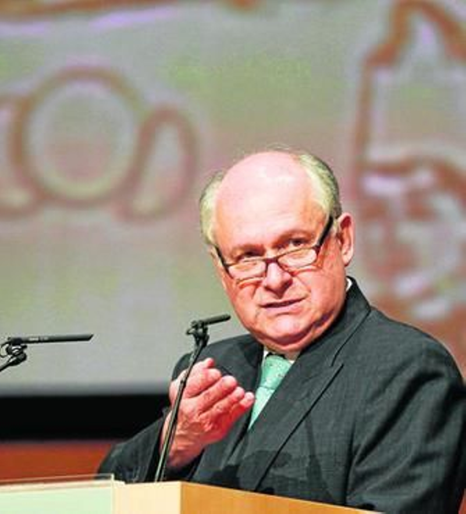 El inmunólogo colombiano tras recoger el Premio Internacional de Navarra en la categoría de Solidaridad.