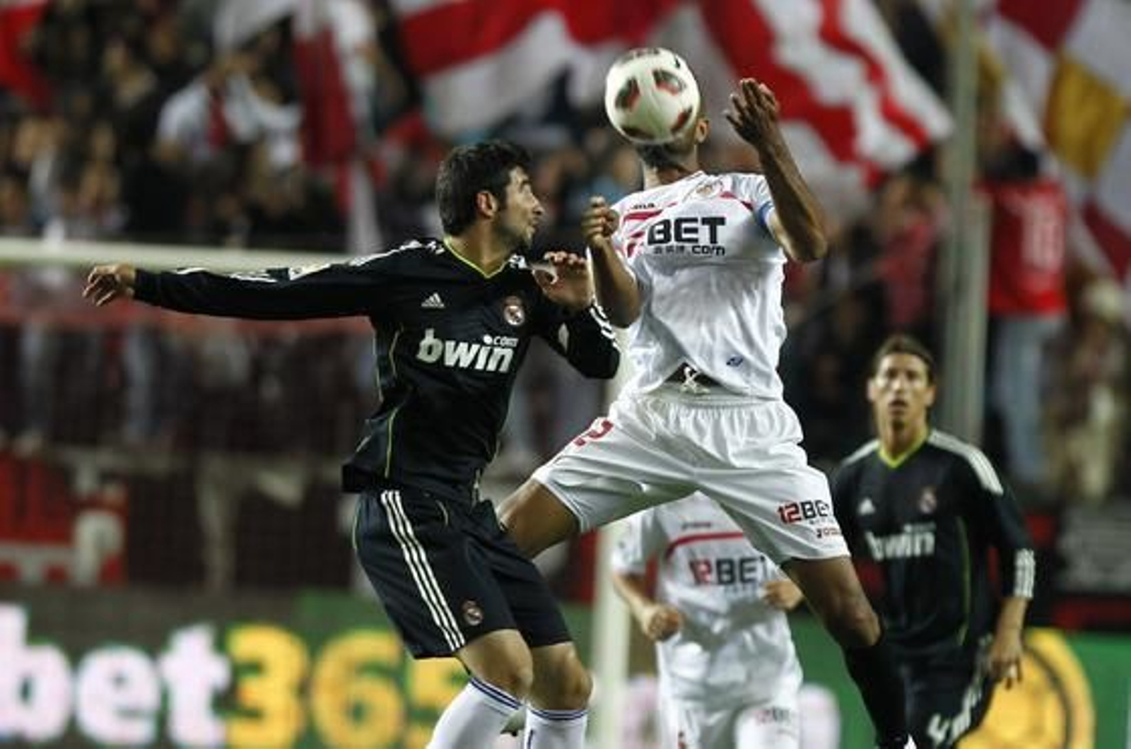 El Sevilla cae estrepitosamente ante el Real Madrid en el Sánchez Pizjuán (2-6). / Antonio Pizarro