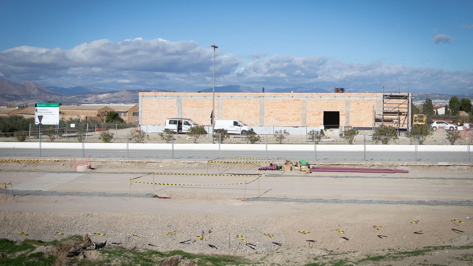 Imagen de la zona donde se construyen las cocheras y talleres del metro de Granada en Las Gabias