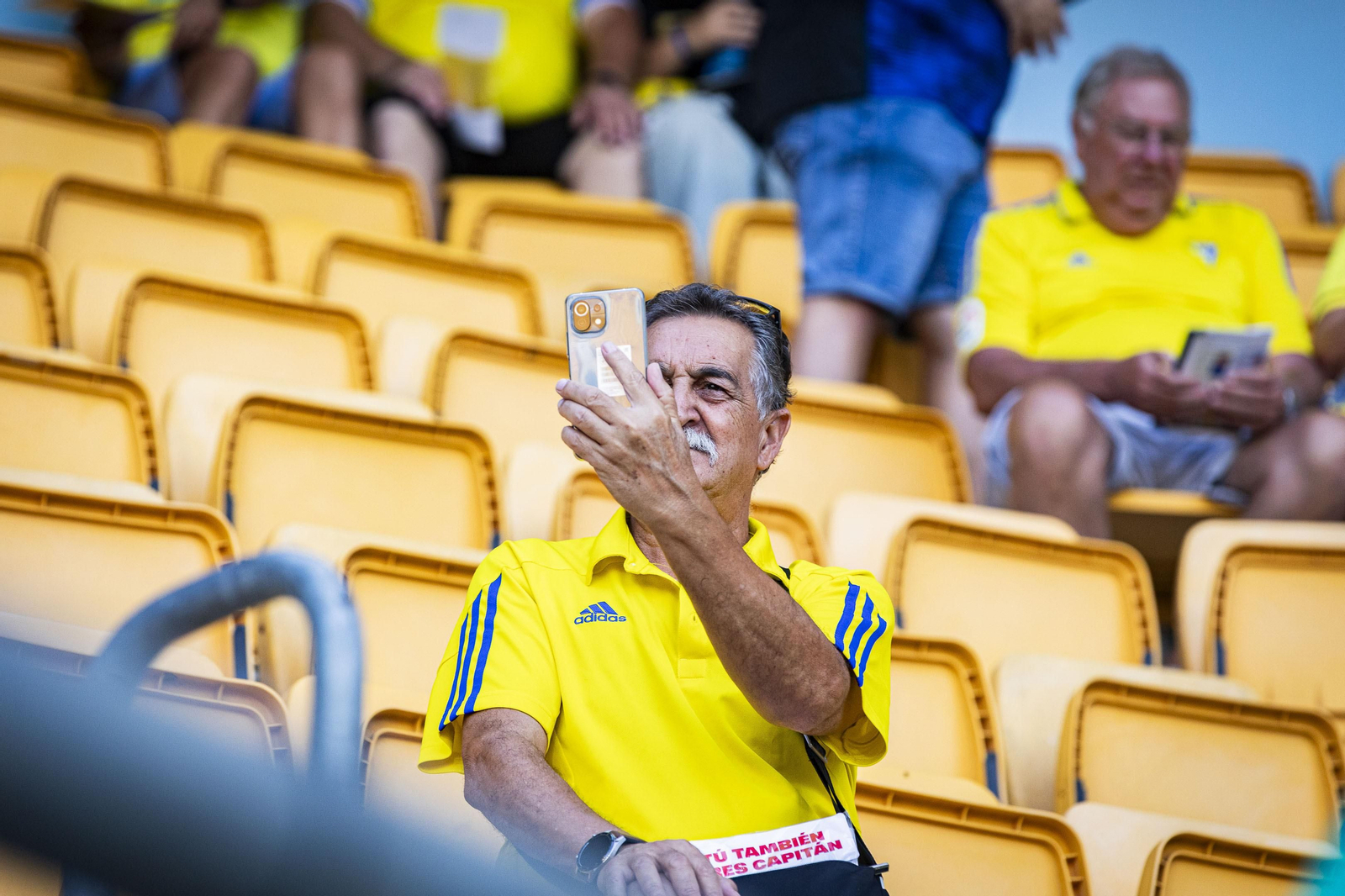 Búscate en el partido Cádiz-Alavés
