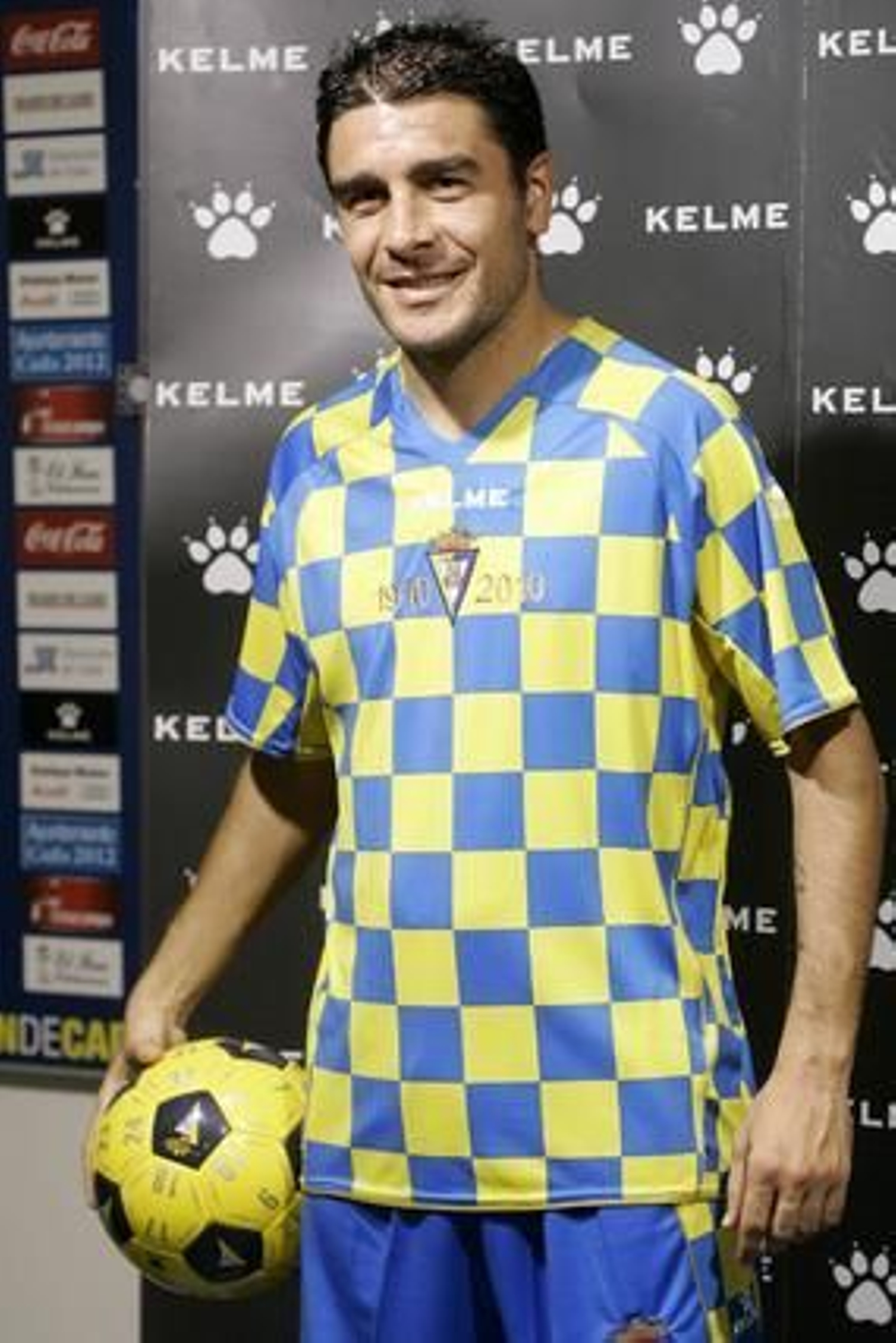 El diseño recuerda a la camiseta titular de la selección croata.

Foto: Jesus Marin