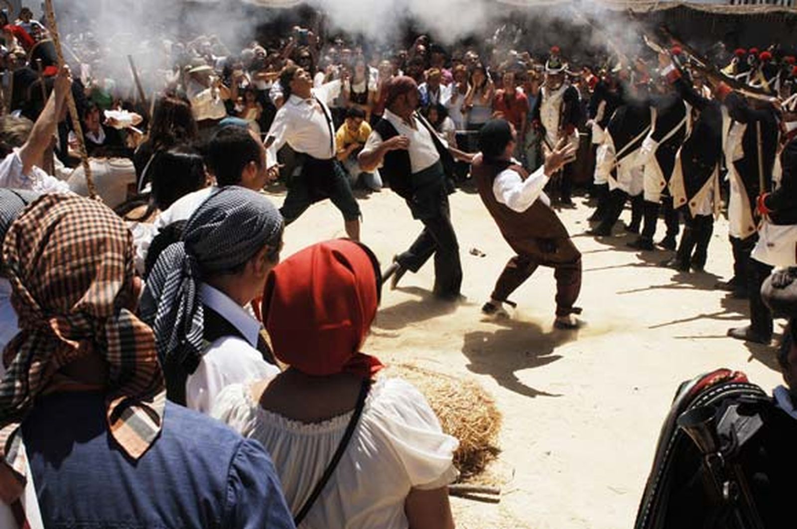 La localidad celebra por todo lo alto y hasta la bandera el bicentenario contra los franceses, nombrando alcalde de las fiestas al ex ministro Manuel Pimentel

Foto: Ramon Aguilar