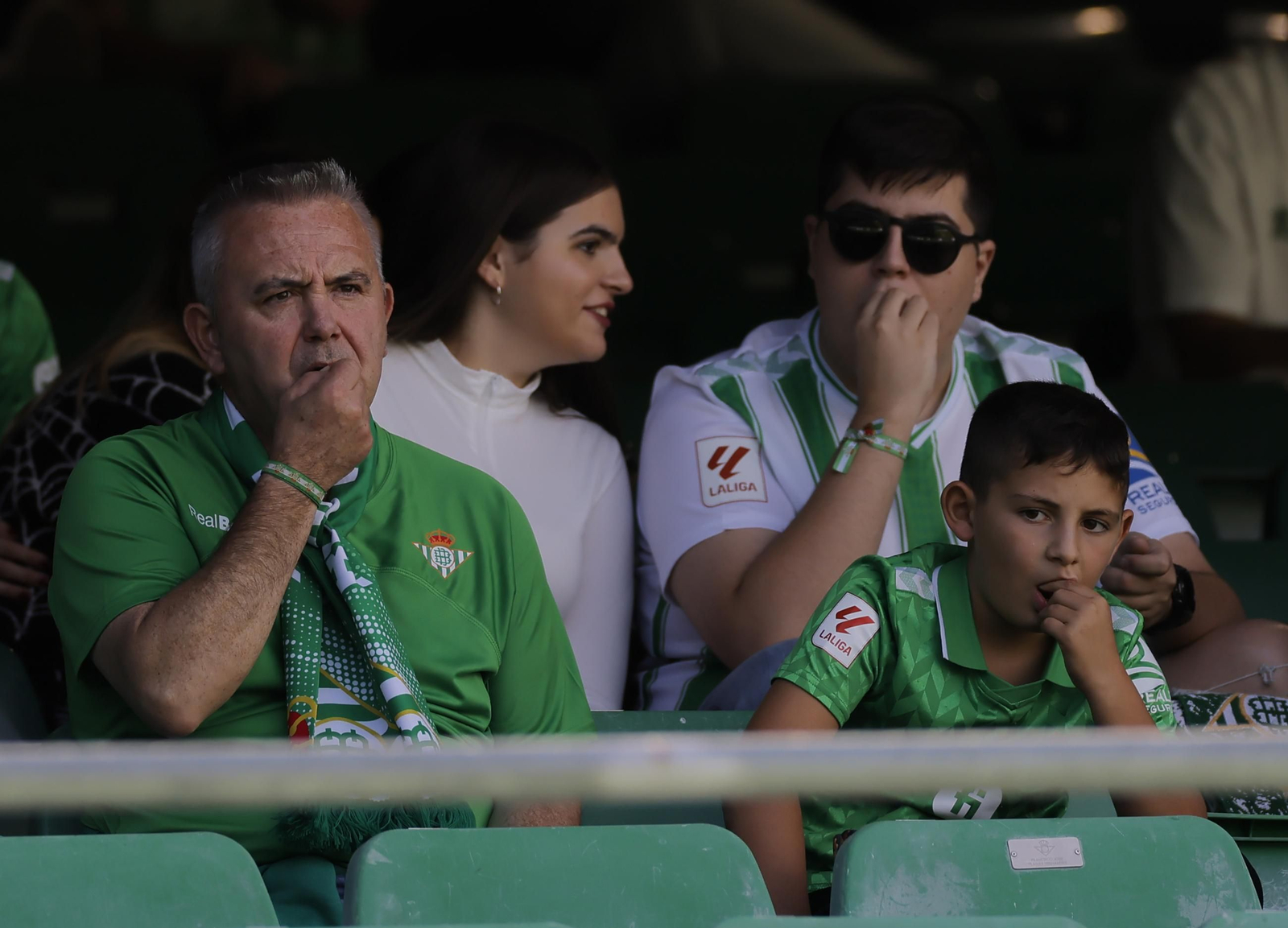Búscate en las fotos del Betis - Celta