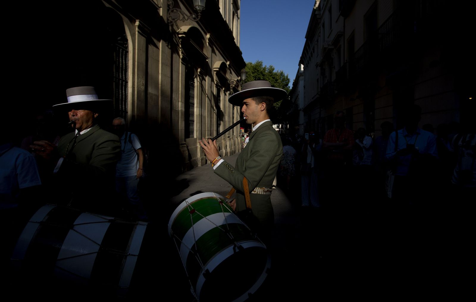 Salida de la Hermandad de Sevilla hacia El Rocío