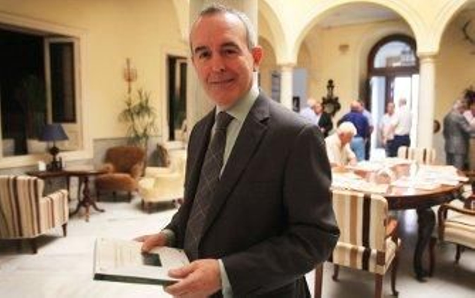 Antonio Millán, por derecho