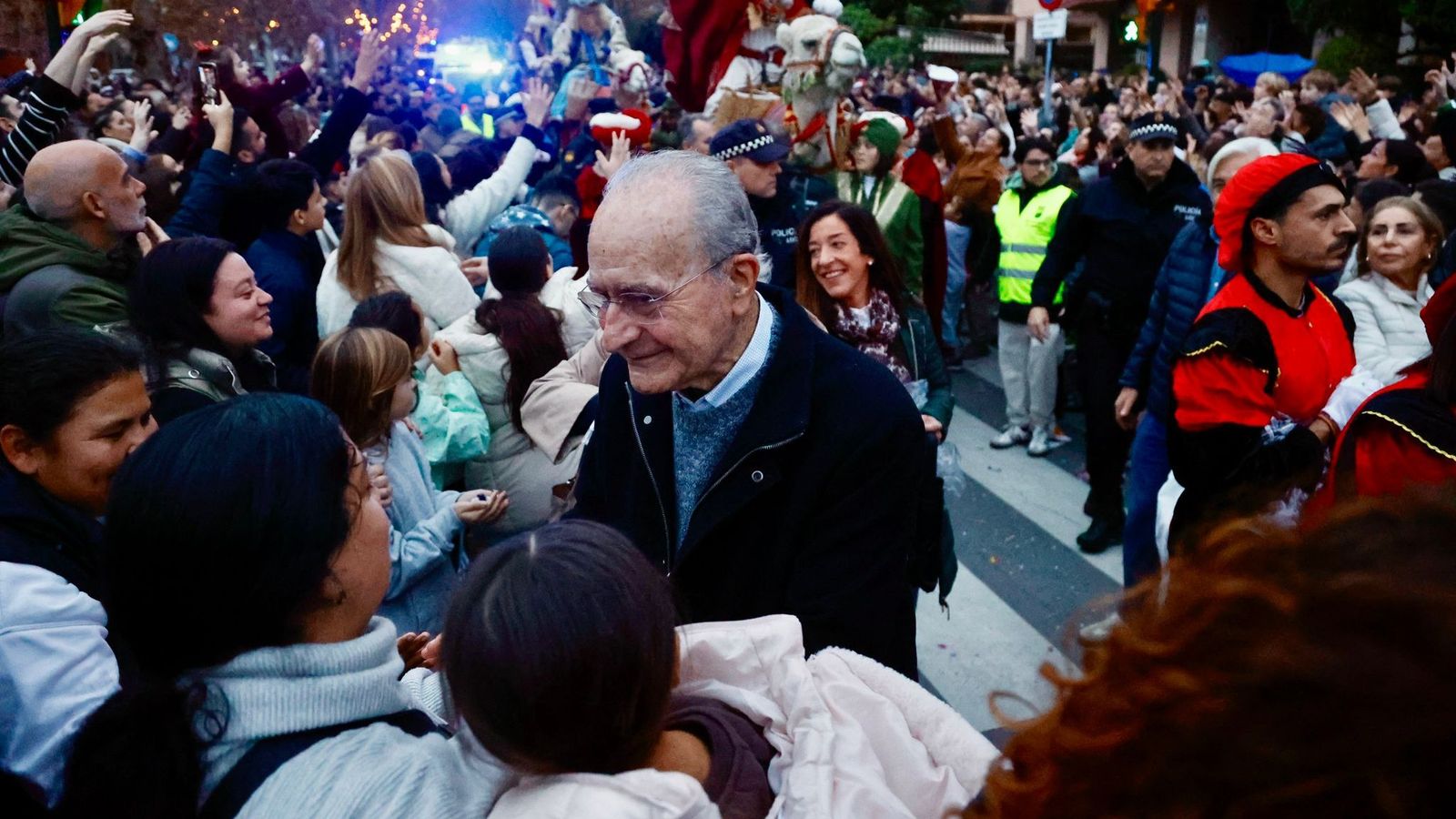 El alcalde de Málaga, Francisco de la Torre, en la Cabalgata de Reyes de Cruz de Humilladero