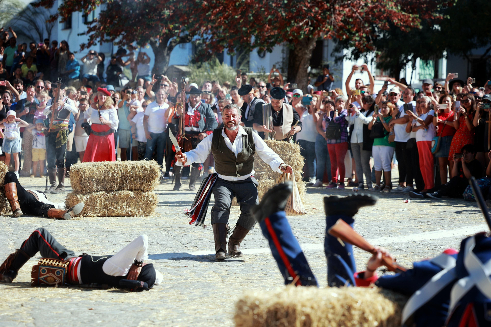 Los bandoleros triunfan Grazalema: las mejores imágenes de la popular recreación de la Sierra de Cádiz