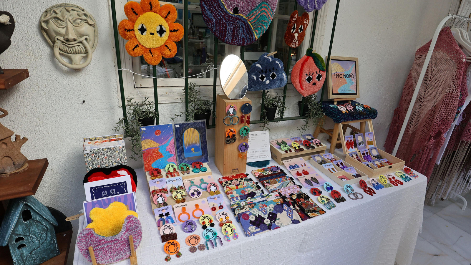 Muestra de artesanía solidaria a beneficio de la protectora No Me Abandones en Jerez