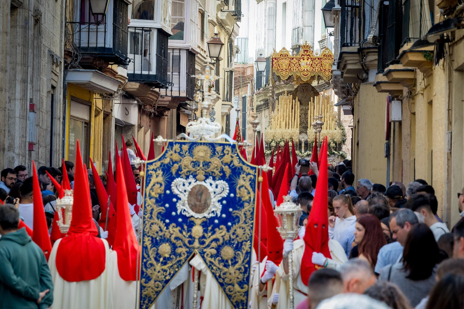Imágenes de la salida de Las Penas en la Semana Santa de Cádiz 2025 Imágenes de la salida de Las Penas en la Semana Santa de Cádiz 2025