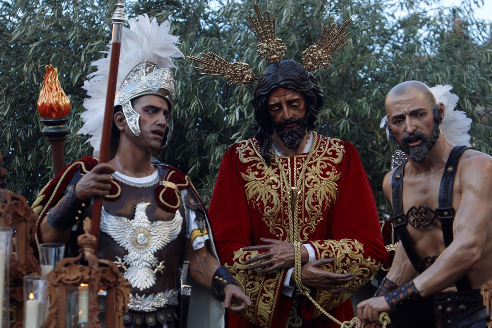 La procesión del Prendimiento en este Martes Santo de Córdoba, en imágenes