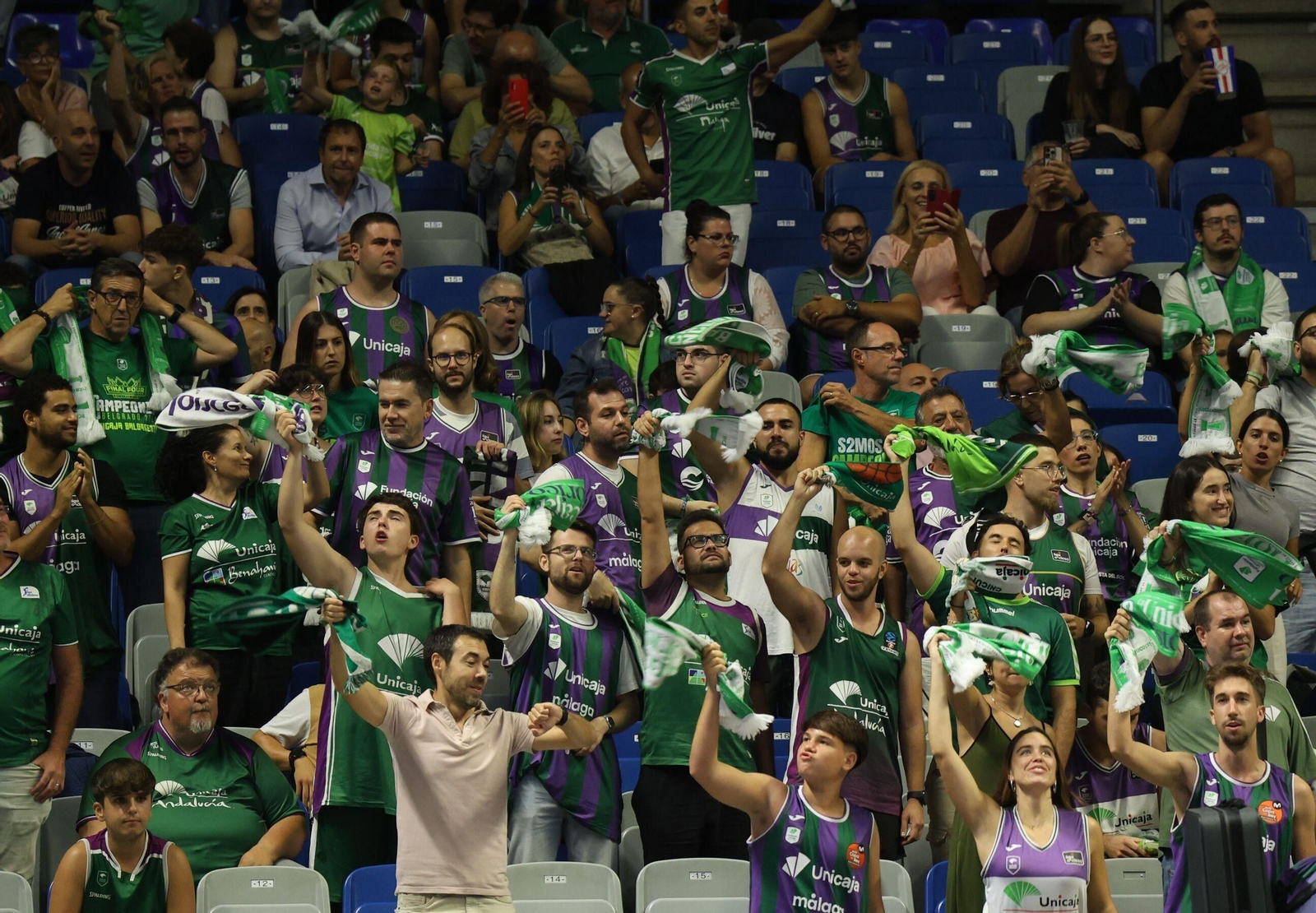 Búscate en las gradas del Carpena en el Unicaja-Mersin