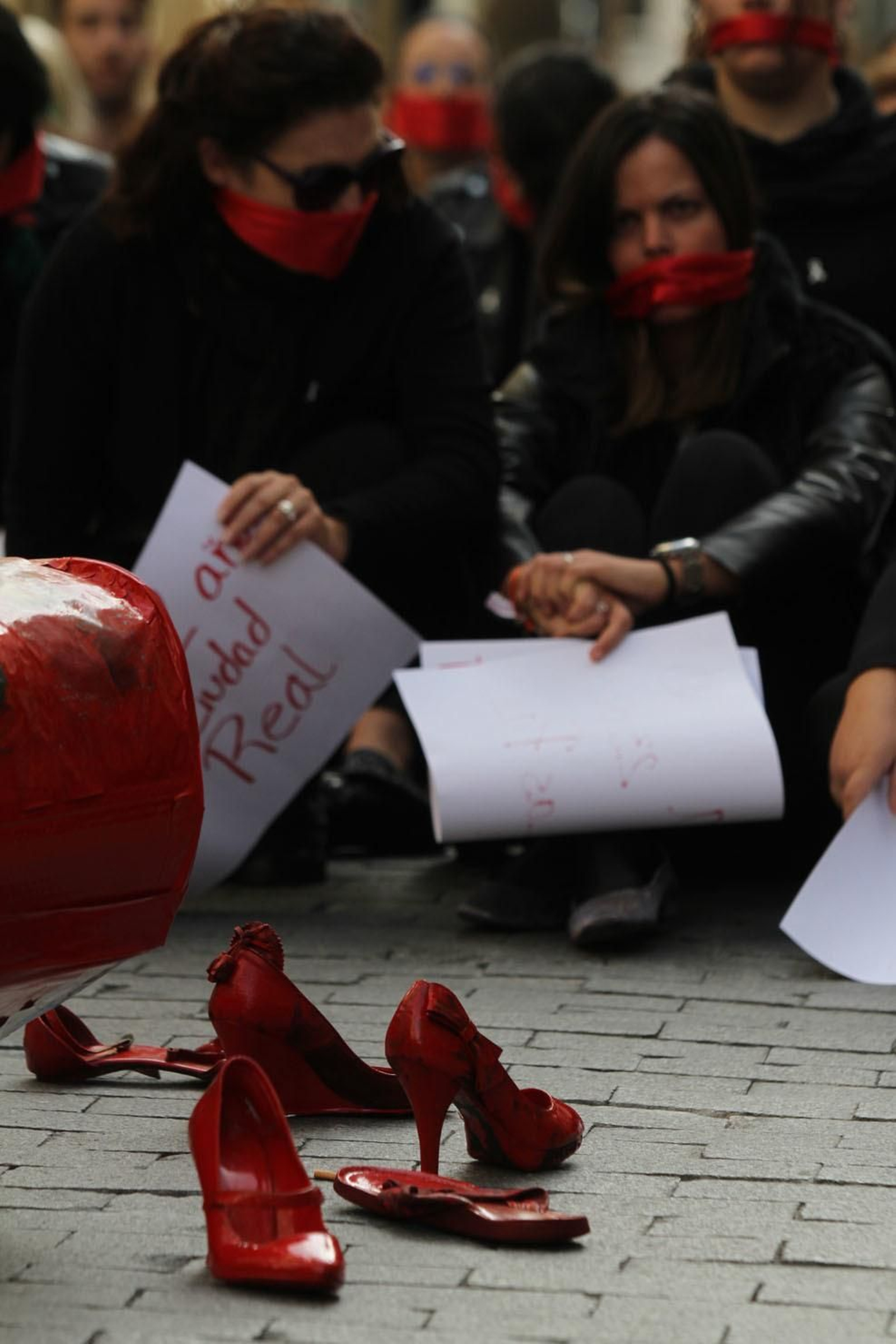 Lectura de manifiesto de violencia contra la mujer
