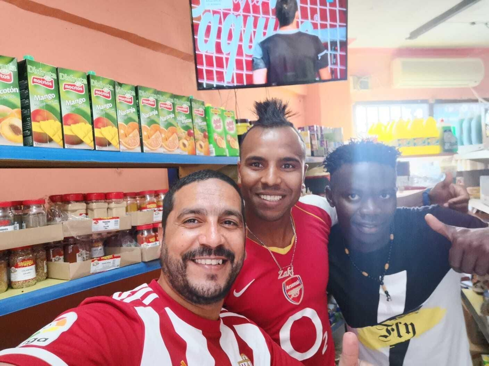 Así vivieron las peñas su primer partido con el Mediterráneo vacío.