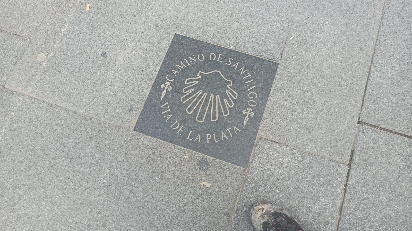 Este sello pone fin a la Vía Serrana e inicia la Vía de la Plata.