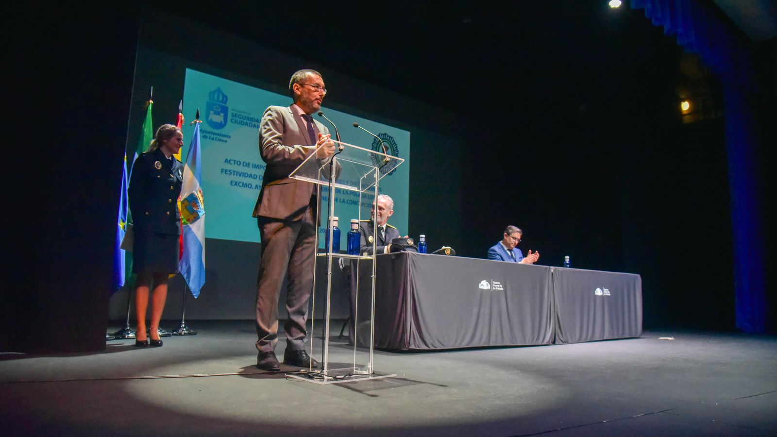 El acto de entrega de distinciones por la festividad del Cuerpo de la Policía Local de La Línea, en imágenes