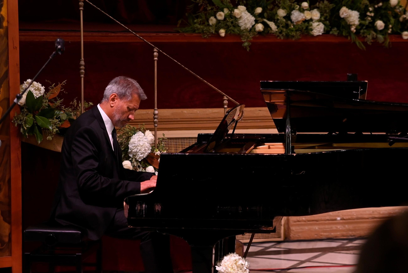 El Ateneo de Córdoba entrega su medalla de oro al doctor Enrique Cantillo, en imágenes