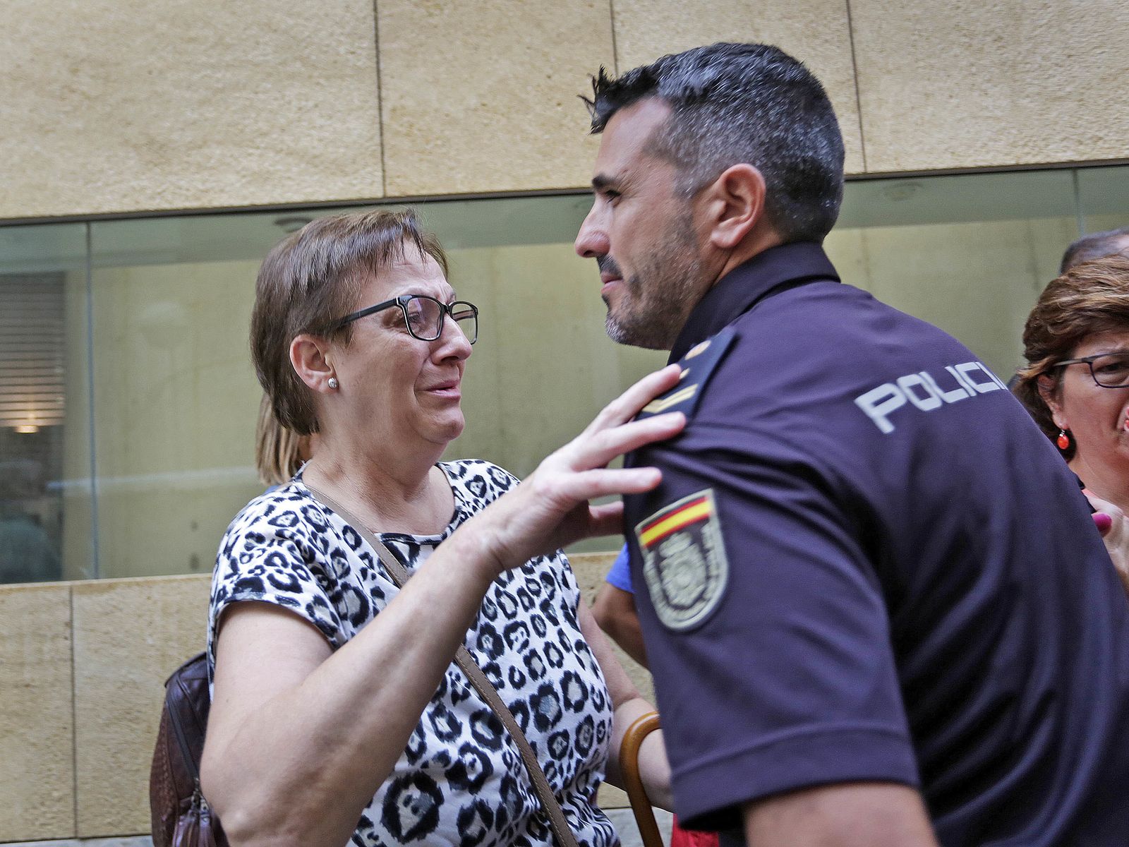 Despedida a los agentes de la Policía Nacional que se suman al dispositivo del 1-O