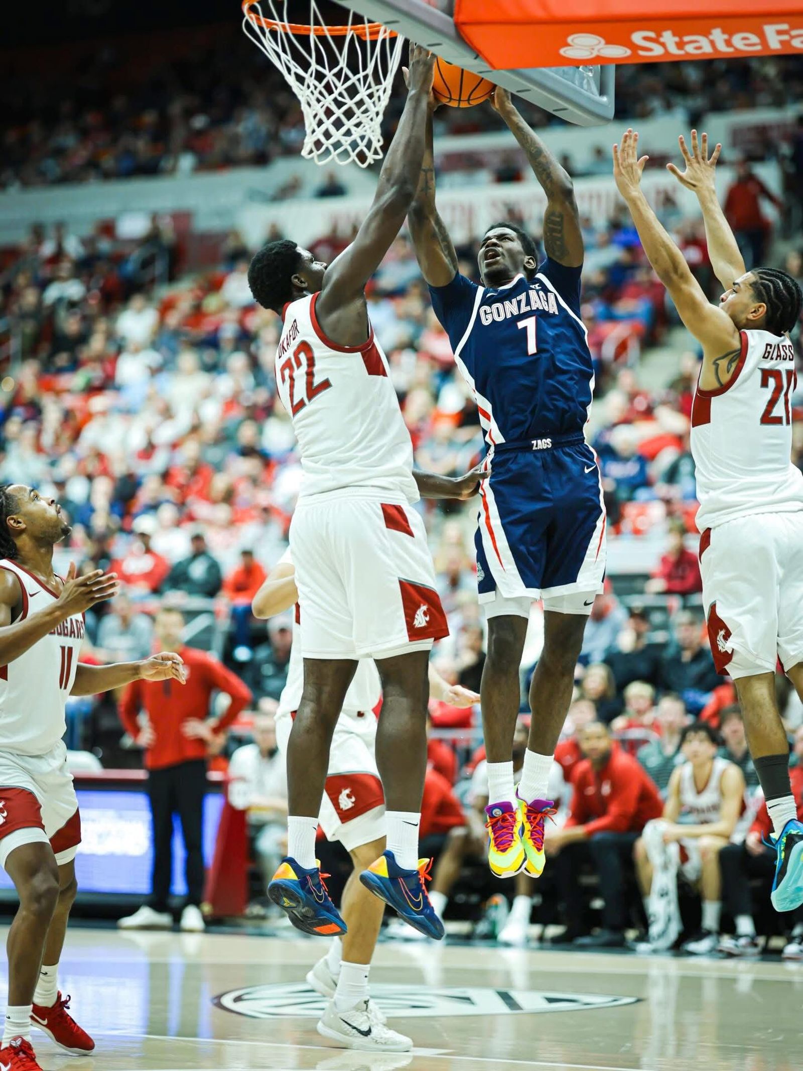 NCAA: Mario Saint-Supéry, buen impacto desde el banquillo