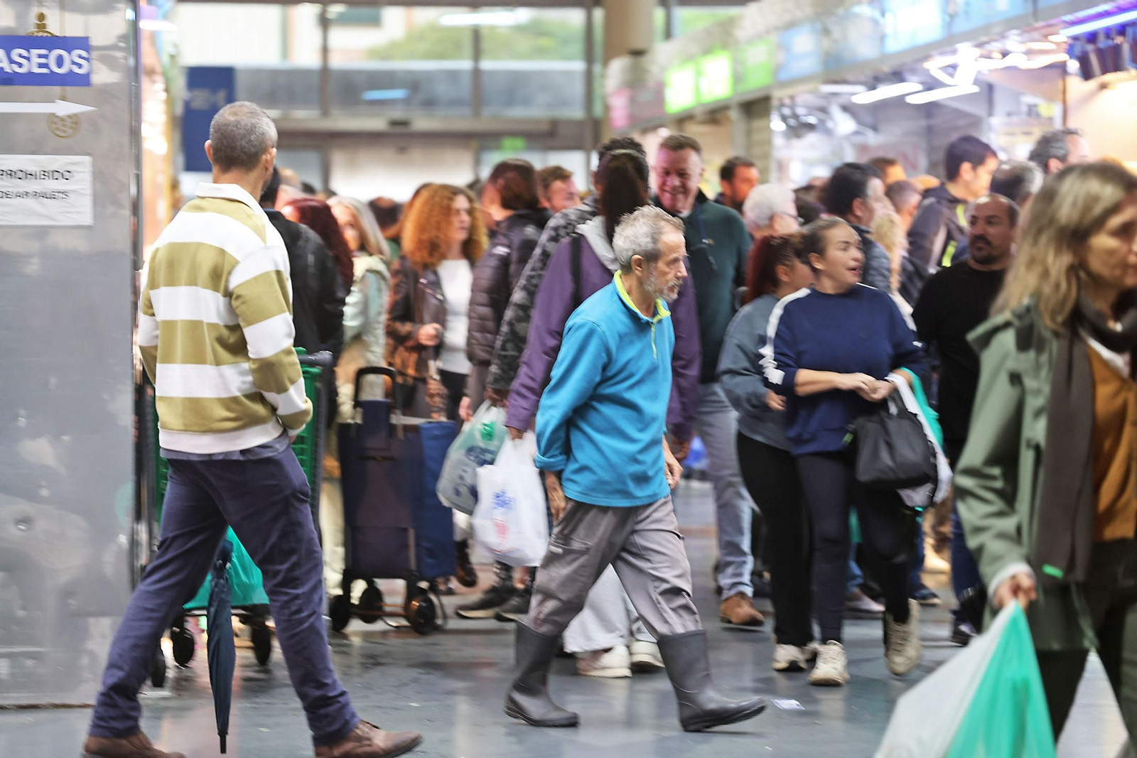 Imágenes de la lluviosa mañana de sábado en Huelva