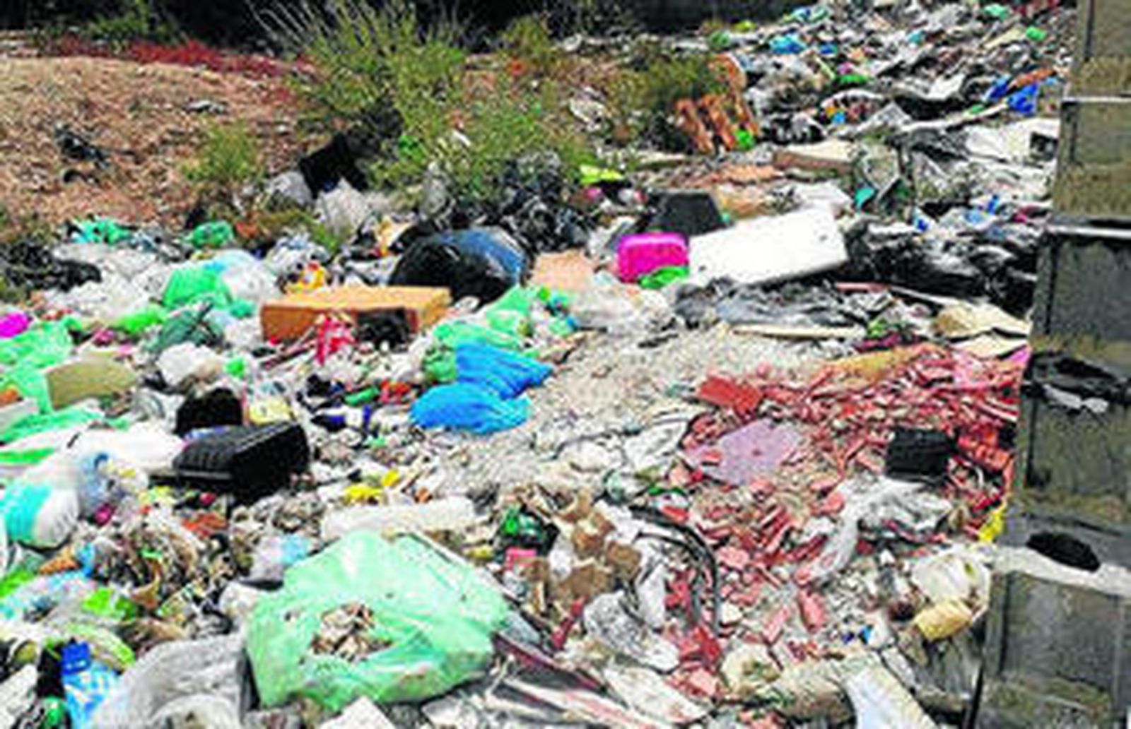 Imagen del solar facilitada por el Grupo Socialista.