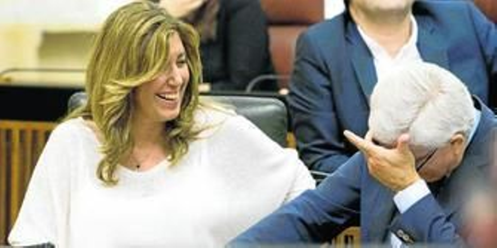 Susana Díaz y Manuel Jiménez Barrios, consejero de la Presidencia, esta pasada semana en la sesión plenaria del Parlamento andaluz.