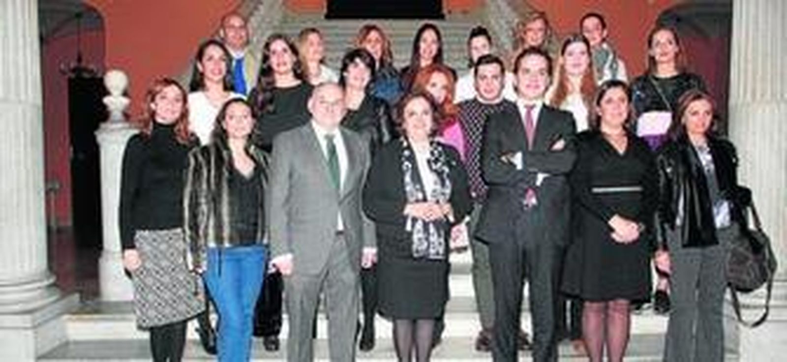 Algunos de los diseñadores participantes posan con Francisco Valderrama (Sevilla de Moda), Carmen Castreño e Ignacio Gurrea Fernández (CODE41).