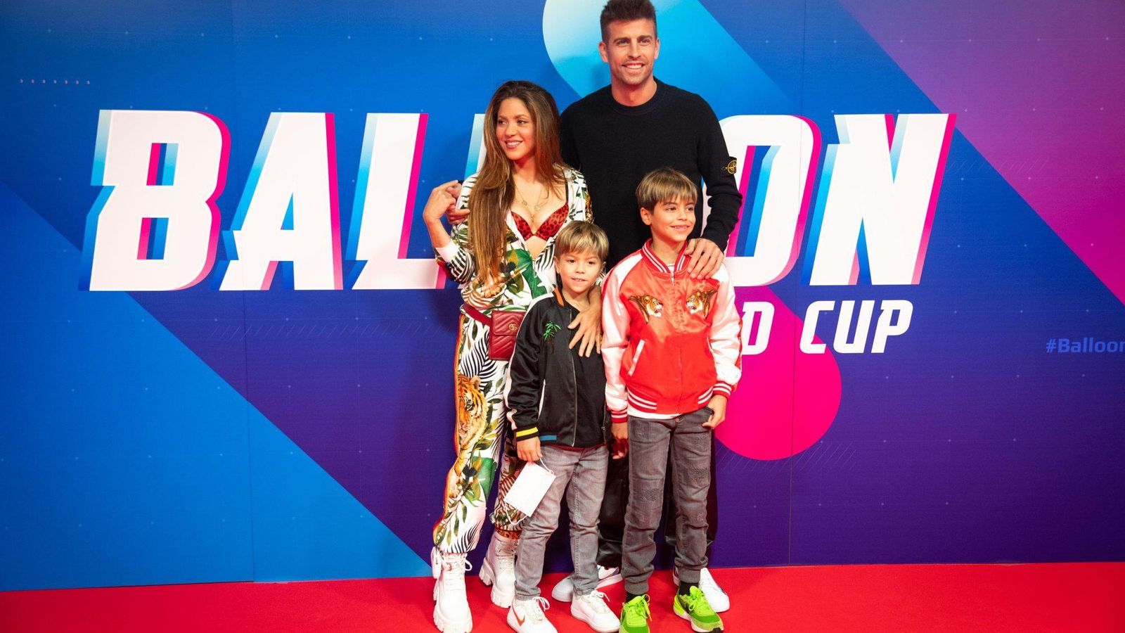 La pareja, con sus dos hijos: Milan y Sasha.