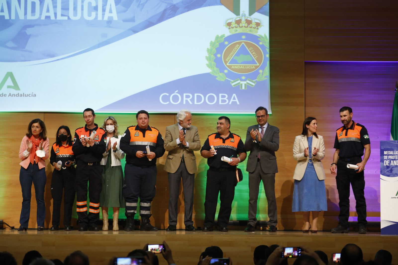 La entrega de la medalla al mérito de protección civil a las agrupaciones de Córdoba, en imágenes